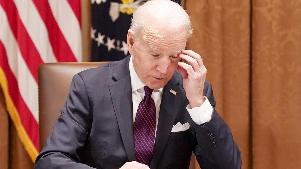 Joe Biden sprostował swoją środową wypowiedź nt. inwazji Rosji na Ukrainę (fot. PAP/EPA/Leigh Vogel / POOL)