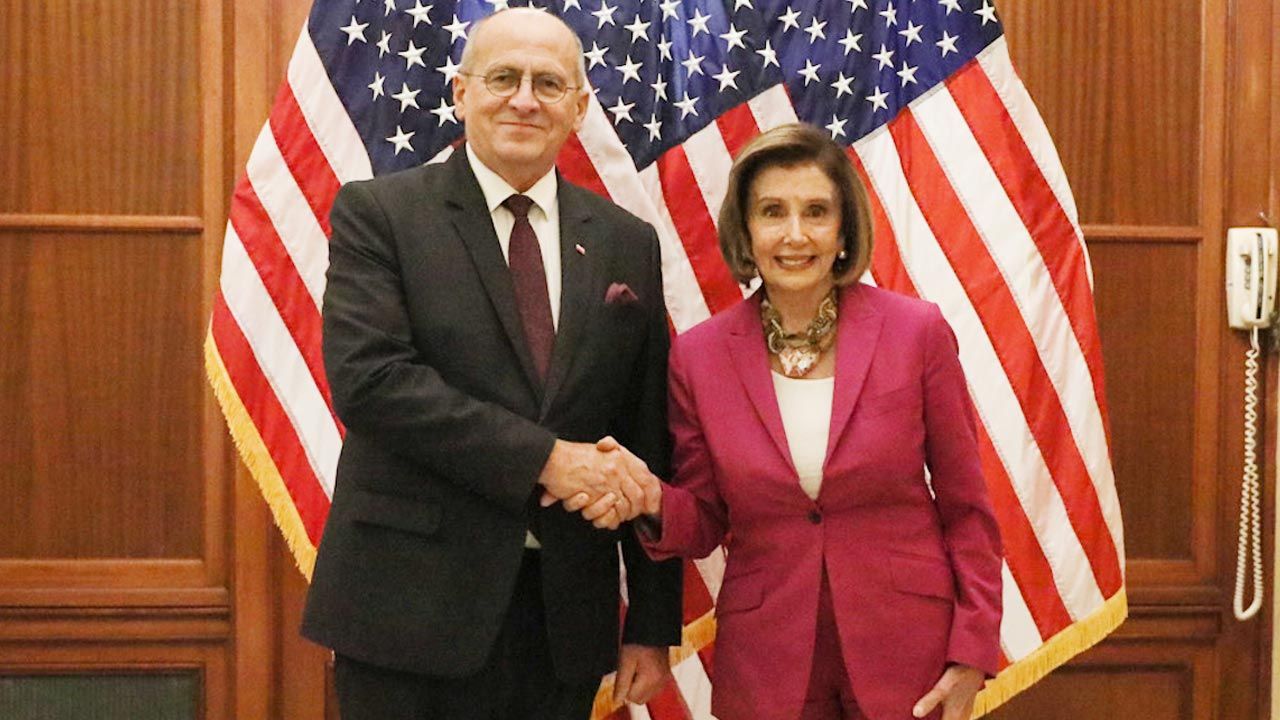 Min. Zbigniew Rau spotkał się z przewodniczącą amerykańskiej Izby Reprezentantów Nancy Pelosi (fot. Bartosz Peterman/MSZ)