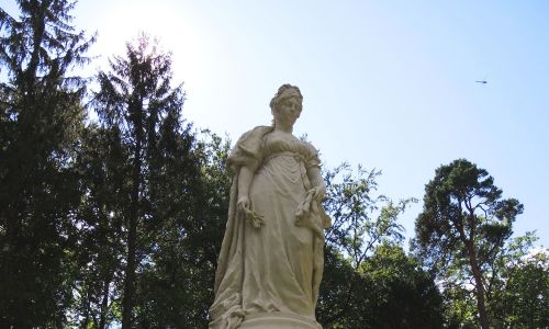 W Tylży (obecnie Sowieck) do parku miejskiego wróciła pomnik królowej Prus Luizy, a raczej jego kopia. Fot. Wikimedia Commons/Rost.galis - Own work, CC BY-SA 4.0