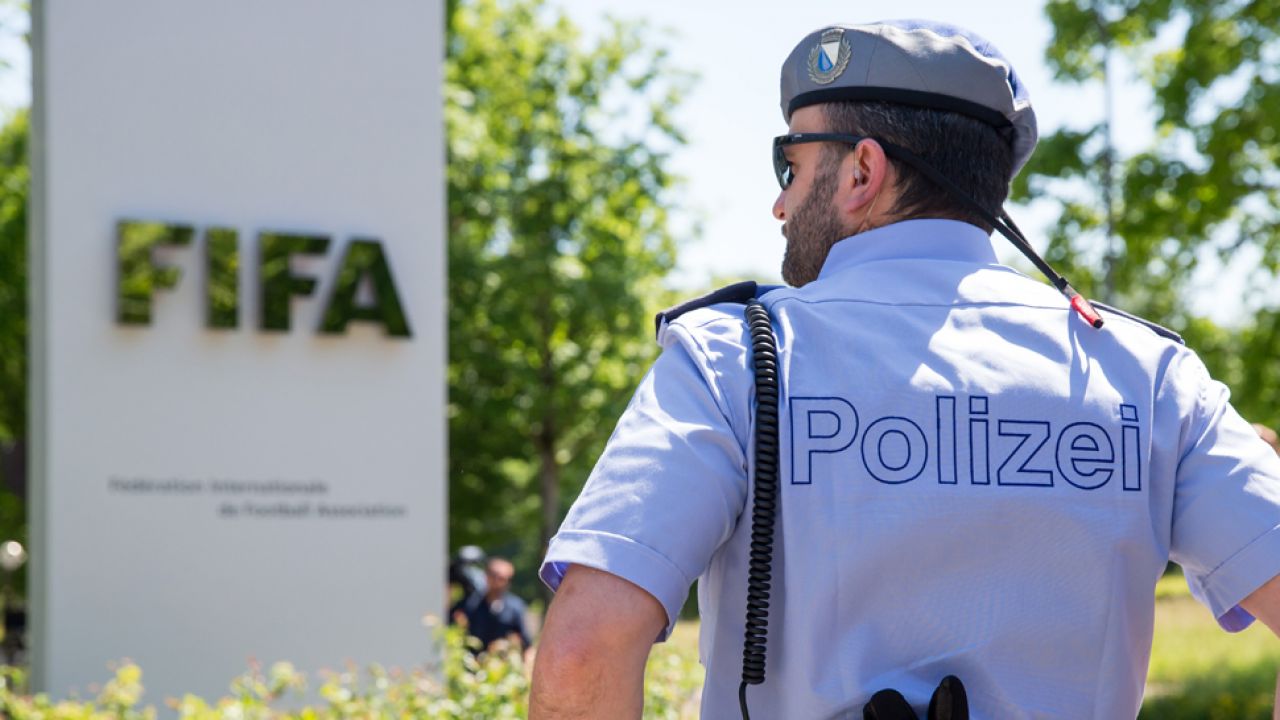 Interpol ogłosił listy gończe za kilkoma działaczami FIFA (fot. Getty/Philipp Schmidli / Stringer) Interpol ogłosił listy gończe za kilkoma działaczami FIFA (fot. Getty/Philipp Schmidli / Stringer)