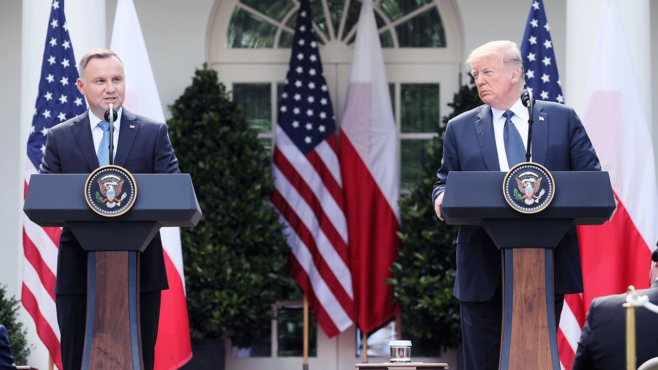 Wynik wyborów w USA wydaje się przesądzony, jednak Donald Trump nie zamierza się łatwo poddać (fot. Arch. PAP/Leszek Szymański) Wynik wyborów w USA wydaje się przesądzony, jednak Donald Trump nie zamierza się łatwo poddać (fot. Arch. PAP/Leszek Szymański)
