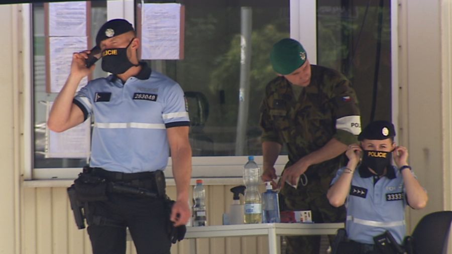 Polscy obywatele przekraczający polsko-czeską granicę będą musieli wykazać, iż nie są mieszkańcami województwa śląskiego. Fot. TVP3 Katowice
