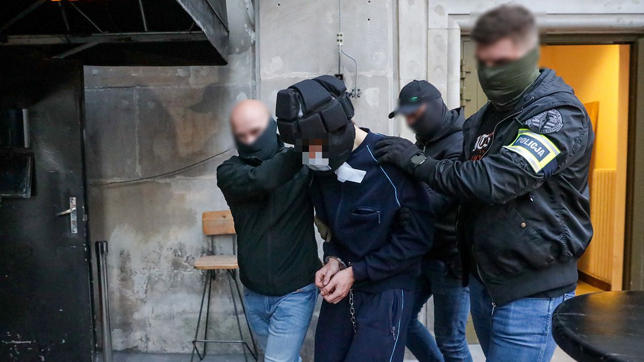 Trwa śledztwo w sprawie sprawcy makabrycznego ataku w Uniwersytecie Warszawskim. Sprawca przedstawił wyjaśnienia prokuraturze. &ndash; Były nielogiczne i niesp&oacute;jne. Na ich podstawie...