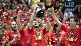 Duńscy szczypiorniści (fot. PAP/EPA)