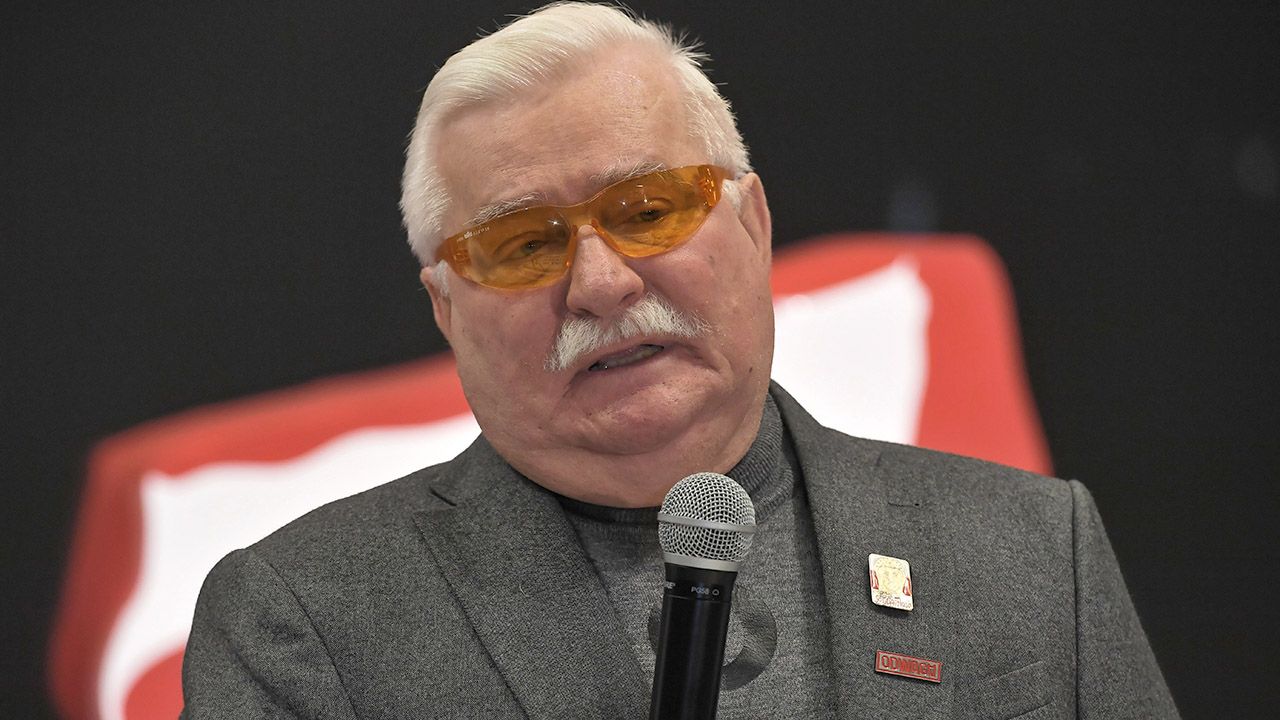 Lech Wałęsa jeszcze w niedzielę występował na konwencji KO. We wtorek odwołał swoje poparcie (fot. PAP/Marcin Gadomski)