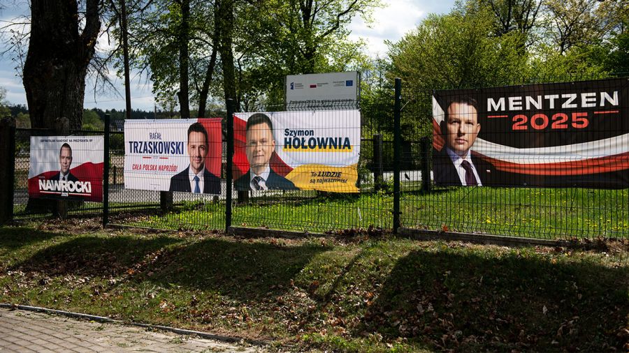 Kandydaci mają ostatnie godziny na przekonanie do siebie wyborców (fot. Michal Kosc / Forum)