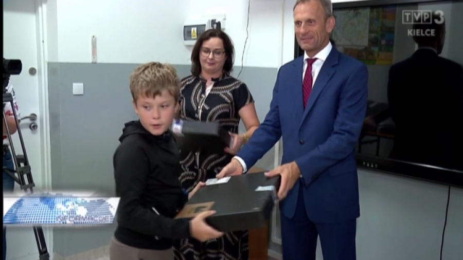 Sprawdzian Dla Klas Czwartych Z Ułamków Zwykłych Uczniowie czwartych klas dostali laptopy z ministerstwa