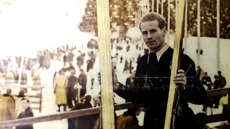 Stanisław Marusarz pod Wielką Krokwią w 1939 roku (fot. Raz, dwa, trzy)