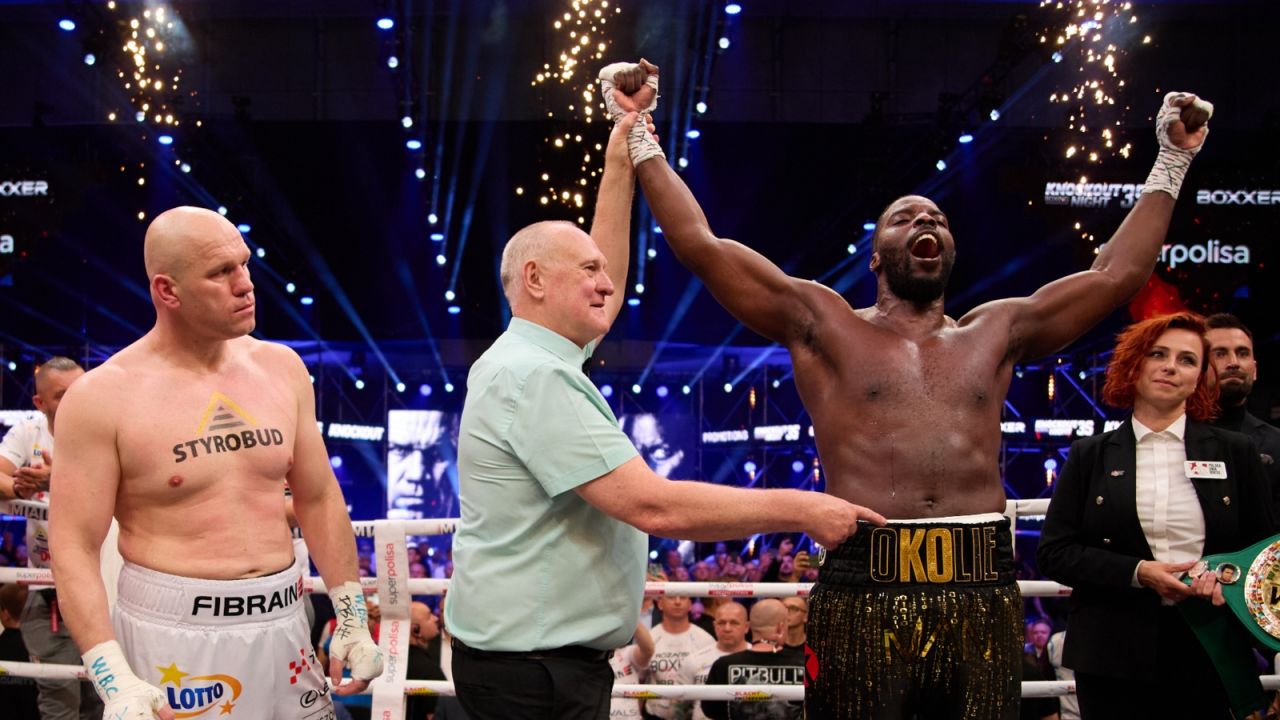 Lawrence Okolie odebrał pas WBC wagi bridger Łukaszowi Różańskiemu (fot. Piotr Duszczyk/Boxingphotos.pl)