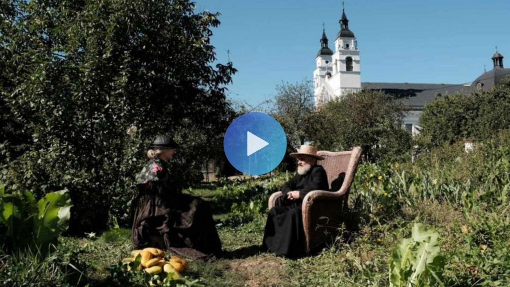 W obsadzie filmu znaleźli się aktorzy znani z poprzednich części serii, m.in. Krzysztof Dzierma, odtwarzający postać księdza Antoniego. Fot. Materiały prasowe/ TVP