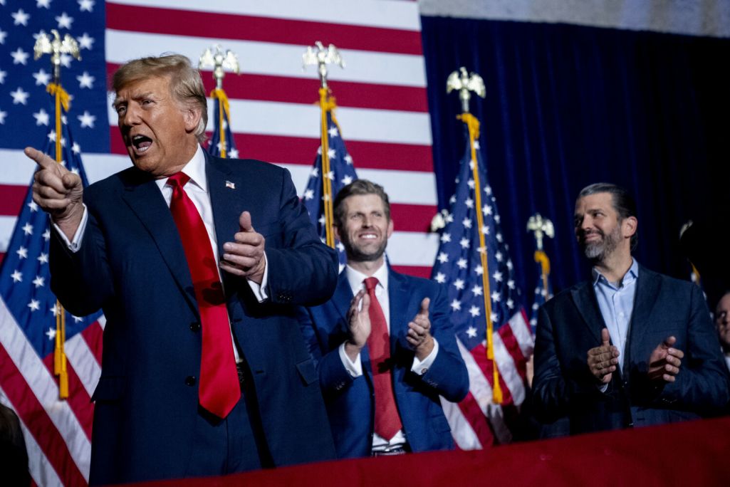 Кандыдат у прэзідэнты Дональд Трамп на вечарыне в Дэ-Мойн, штат Аява. 15 студзеня 2024 года. (Фота: Andrew Harnik /AP Photo / East News)