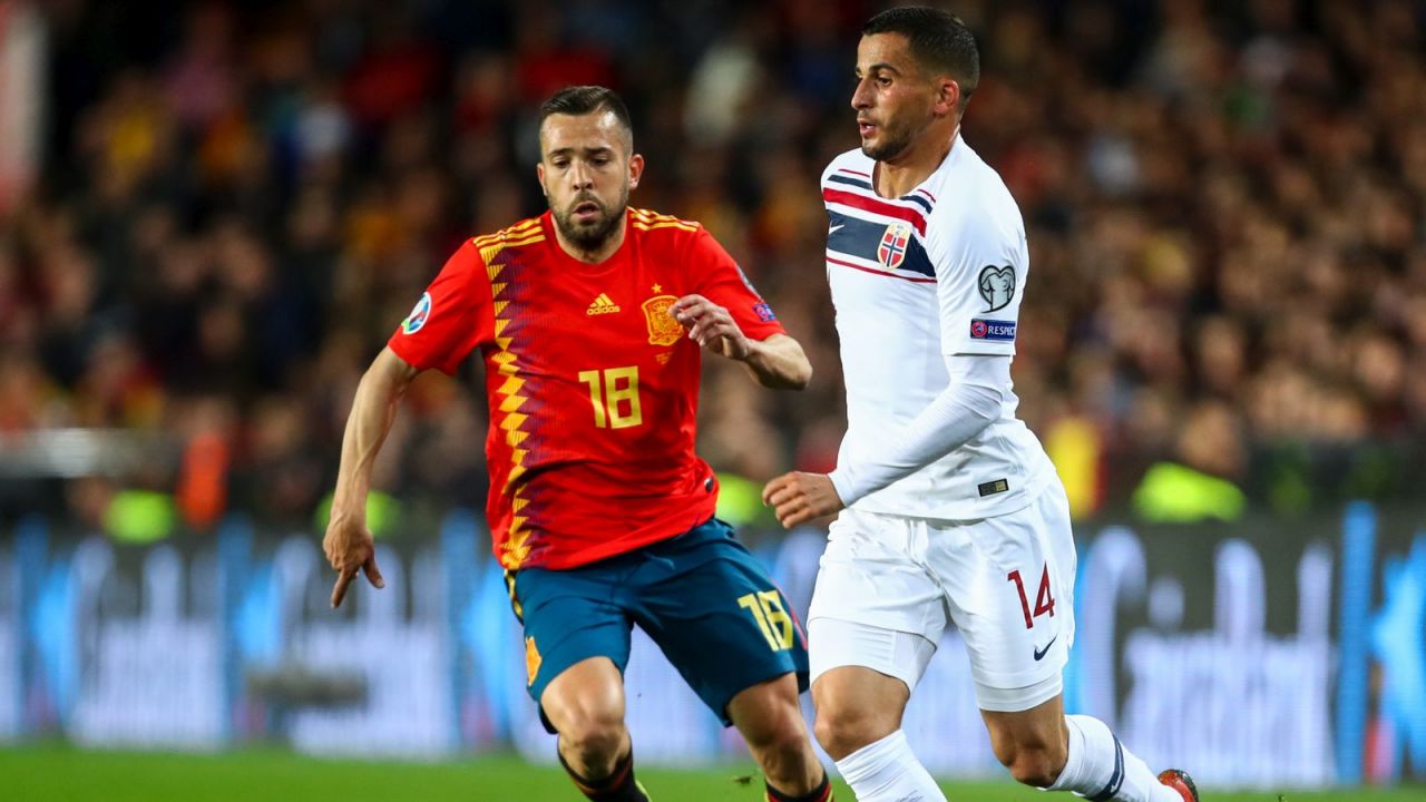 Omar Elabdellaoui, w tle Jordi Alba (fot. Getty Images)