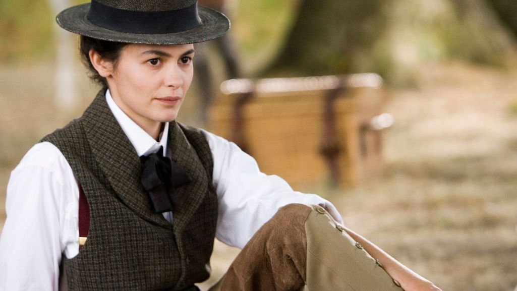 Audrey Tautou w roli wizjonerki, artystki i projektantki mody Coco Chanel. Fot. TVP