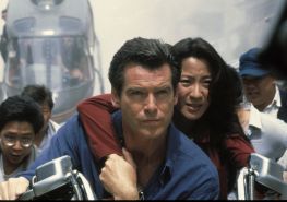 poniedzialek-z-bondem-jutro-nie-umiera-nigdy