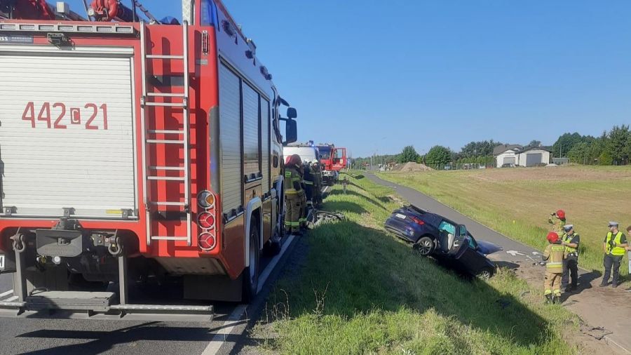 Do wypadku doszło o 7.23 4 lipca. Droga nr 55 została zablokowana (fot. asp. Tomasz Zimmermann)