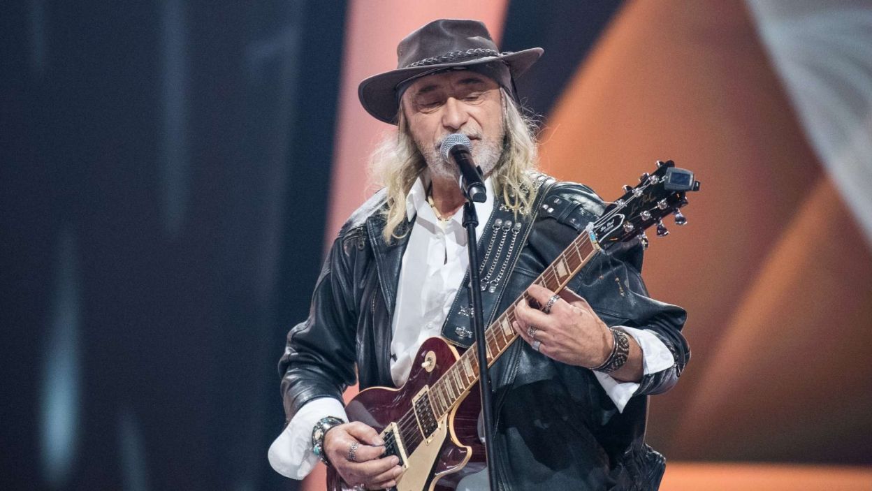 Marian Rian, podopieczny Tatiany Okupnik, wykonał utwór „Cocaine” Erica Claptona i powalczy o zwycięstwo w wielkim finale. Fot. Waldemar Kompała/ TVP