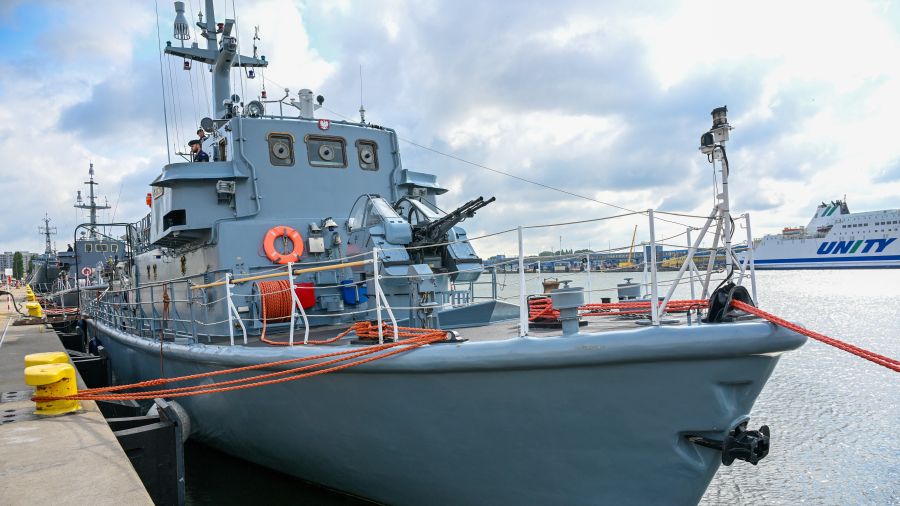Misja przeciwminowa NATO. ORP Necko w akcji  (fot. PAP/Marcin Bielecki)