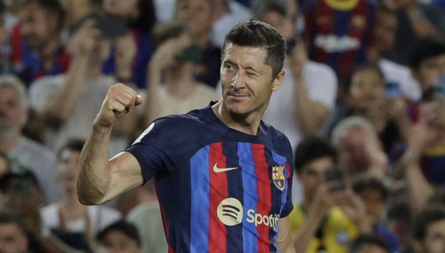 Football: Lewandowski leads Barcelona to victory against Sevilla | TVP World