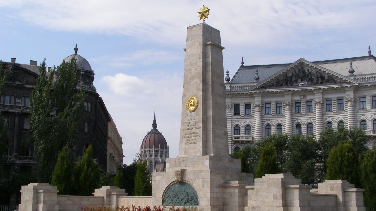 Pomnik Armii Czerwonej w Budapeszcie (fot. wikimedia commons/Andrzej Otrębski) Pomnik Armii Czerwonej w Budapeszcie (fot. wikimedia commons/Andrzej Otrębski)