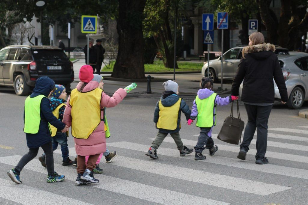 Вучні беларускай школы ў Батумі на шпацыры. Фота: асабісты архіў Аксаны Акуневіч