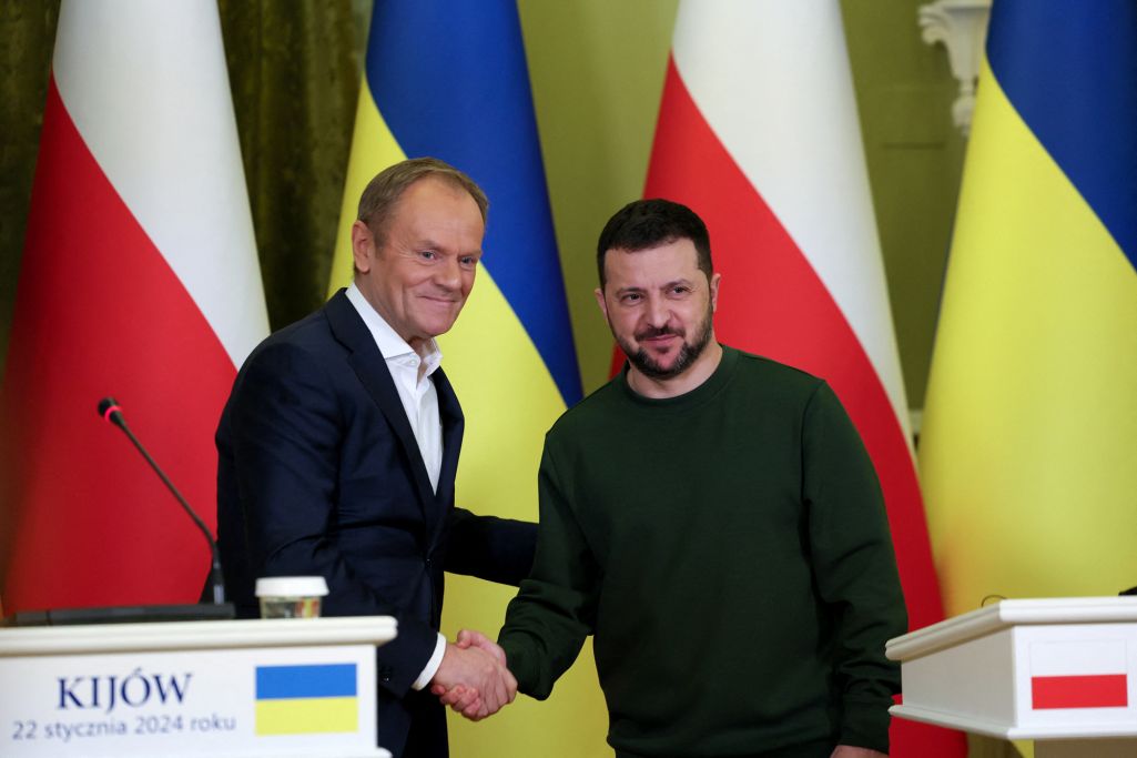 Польскі прэм’ер-міністр Дональд Туск і прэзідэнт Украіны Уладзімір Зяленскі падчас сустрэчы ў Кіеве, Украіна. 22 студзеня 2024 года. (Фота: Gleb Garanich / Reuters / Forum)