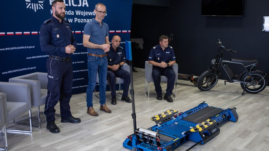 Mobilna hamownia, hulajnogi elektryczne, wypadki, Wielkopolska Policja (fot. Wielkopolska Policja/Facebook)