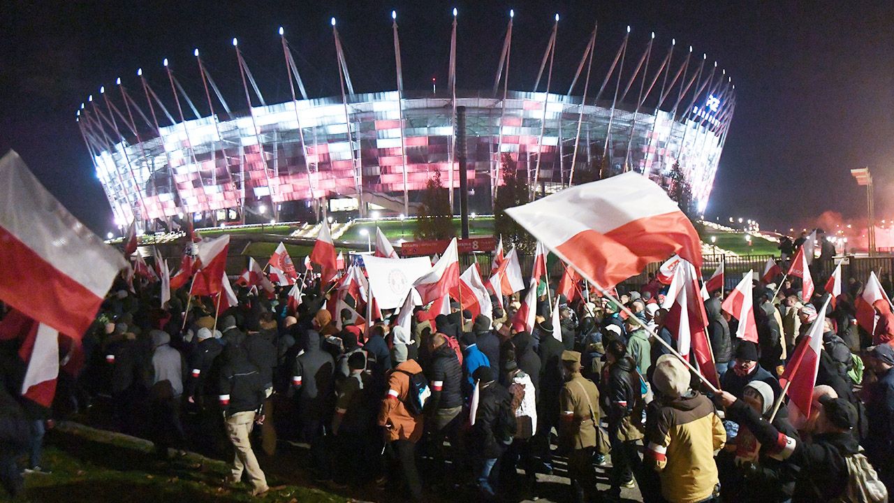 Warszawski Marsz Niepodległości w tym roku przejdzie pod hasłem „Bóg, Honor, Ojczyzna!”. Według organizatorów ma być największą narodową manifestacją w Europie (fot. arch.PAP/Bartłomiej Zborowski) Warszawski Marsz Niepodległości w tym roku przejdzie pod hasłem „Bóg, Honor, Ojczyzna!”. Według organizatorów ma być największą narodową manifestacją w Europie (fot. arch.PAP/Bartłomiej Zborowski)