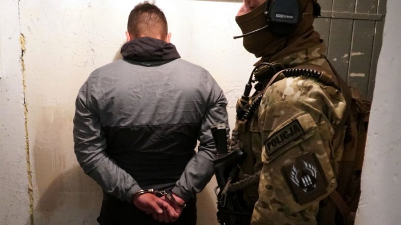 Przestępstwa narkotykowe to główne źródło zarobków kiboli (fot. Policja) Przestępstwa narkotykowe to główne źródło zarobków kiboli (fot. Policja)