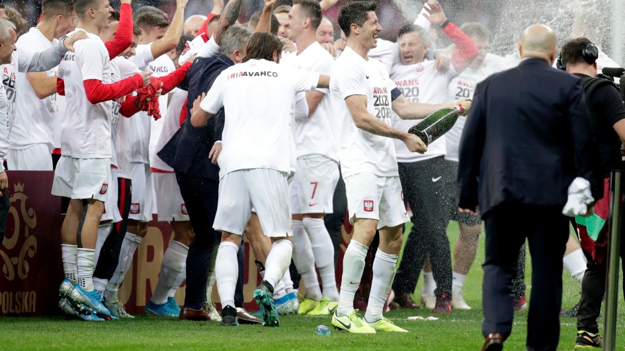 Piłkarze reprezentacji Polski świętują awans na Euro 2020 (fot. Getty Images)