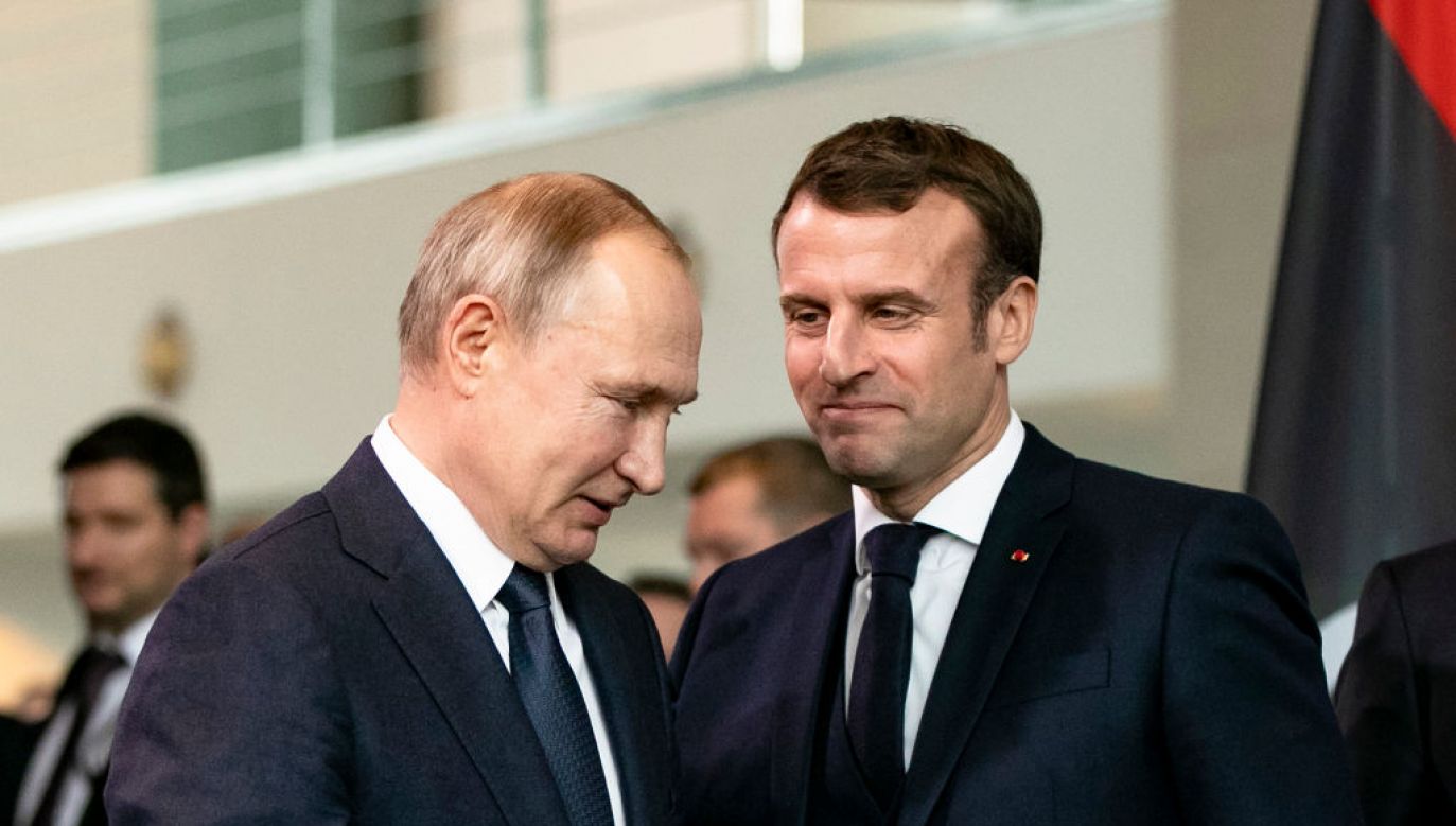 Macron deklaruje, że wciąż będzie rozmawiał z Putinem. (Fot. Emmanuele Contini/Getty Images)