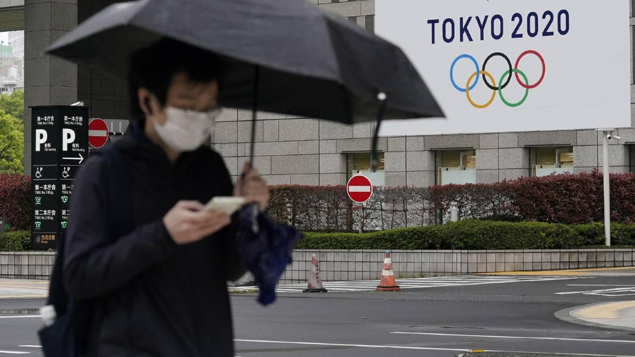 Igrzyska olimpijskie w Tokio mogą zostać odwołane przez pandemię COVID-19 (fot. PAP/EPA/KIMIMASA MAYAMA) Igrzyska olimpijskie w Tokio mogą zostać odwołane przez pandemię COVID-19 (fot. PAP/EPA/KIMIMASA MAYAMA)