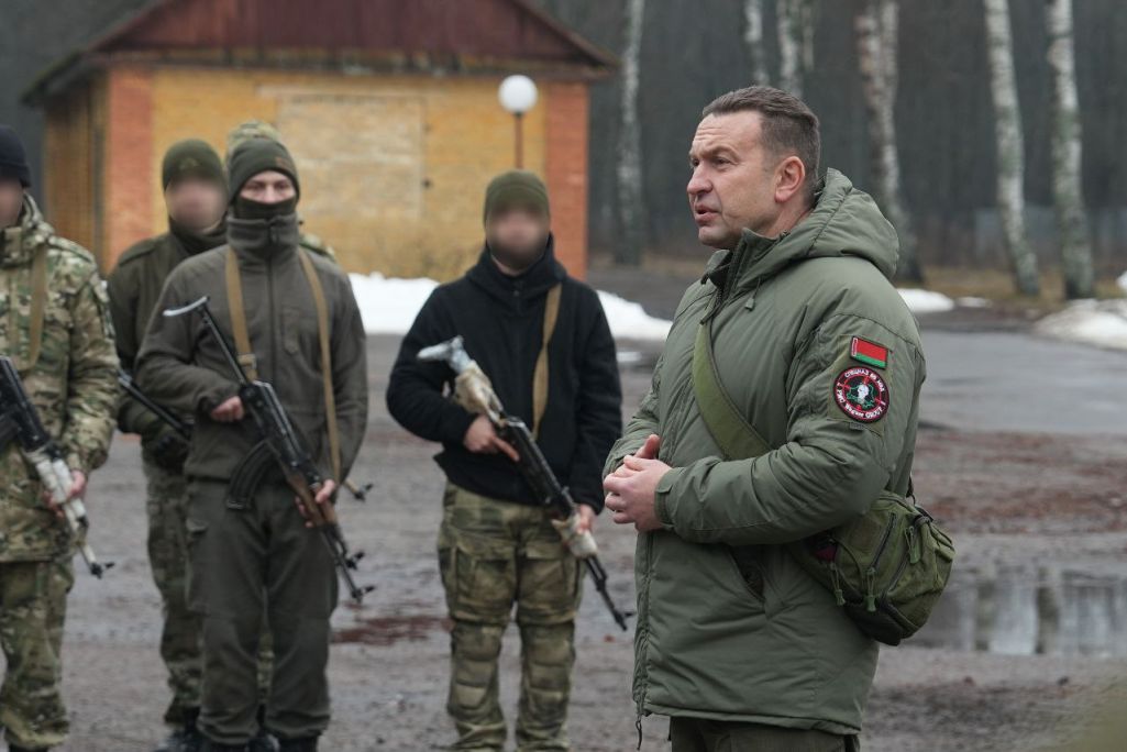 Мікалай Карпянкоў з шаўронам ПВК Вагнэра. (Фота: Внутренние войска МВД / Telegram)