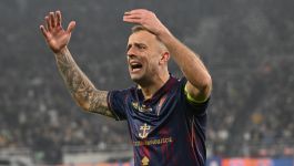 Gol Kamila Grosickiego był 600. bramką straconą przez Jagiellonię w Ekstraklasie. Ostatecznie klub z Białegostoku pokonał jednak Pogoń Szczecin 2:1 (fot. PAP) Gol Kamila Grosickiego był 600. bramką straconą przez Jagiellonię w Ekstraklasie. Ostatecznie klub z Białegostoku pokonał jednak Pogoń Szczecin 2:1 (fot. PAP)