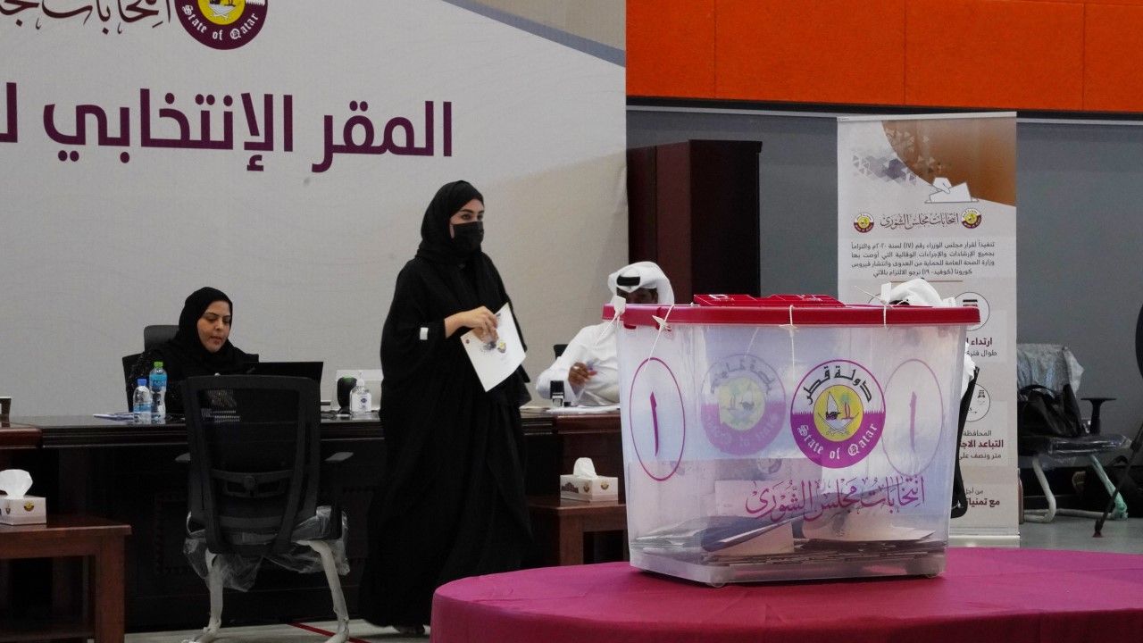 Pierwsze w historii Kataru wybory do pełniącej funkcję parlamentu Rady Szury (fot. Ahmed Saleh/Anadolu Agency via Getty Images)