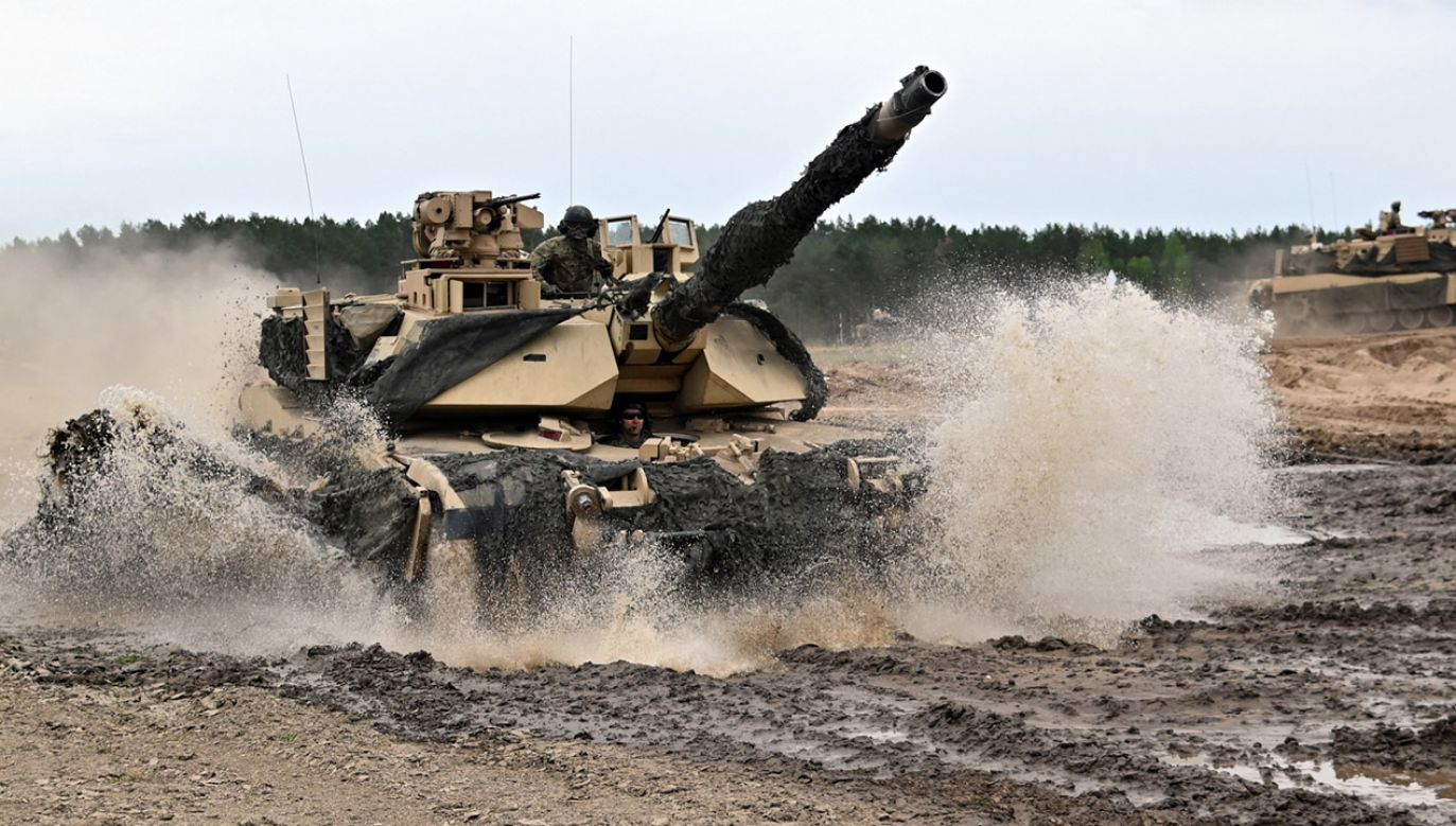 Czołg Abrams podczas ćwiczeń na poligonie drawskim (fot PAP/Marcin Bielecki)