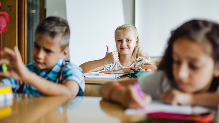Przerwa wakacyjna rozpocznie się 27 czerwca i potrwa do 31 sierpnia (fot. freepik)