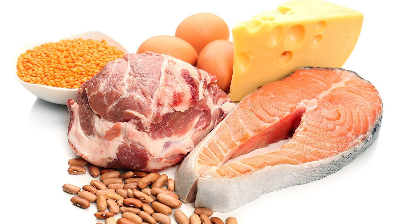 Zbilansowana dieta to gwarancja zdrowia i smukłej sylwetki (fot. Shutterstock/Africa Studio)