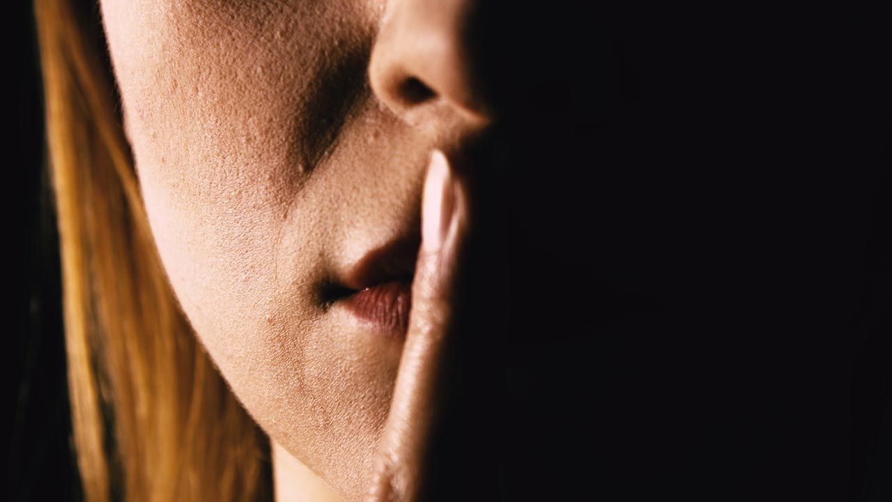 Badanie swobody wyrażania opinii politycznych (fot. Shutterstock/B-D-S Piotr Marcinski) Badanie swobody wyrażania opinii politycznych (fot. Shutterstock/B-D-S Piotr Marcinski)