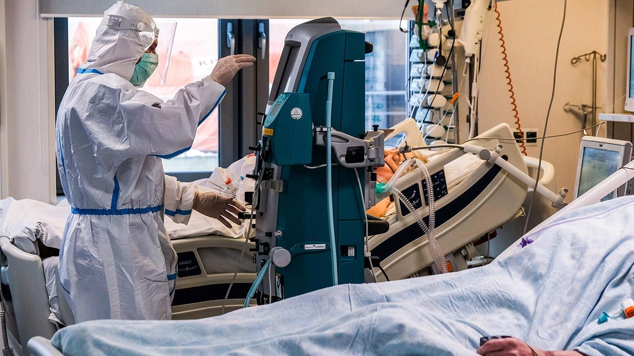 Raport o epidemii koronawirusa w Polsce (fot. Omar Marques/SOPA Images/LightRocket via Getty Images) Raport o epidemii koronawirusa w Polsce (fot. Omar Marques/SOPA Images/LightRocket via Getty Images)