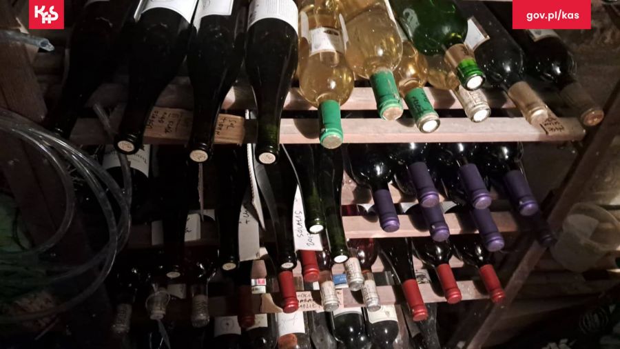 KAS, IAS, nielegalno wino, winnica, Kalisz (fot. KAS)