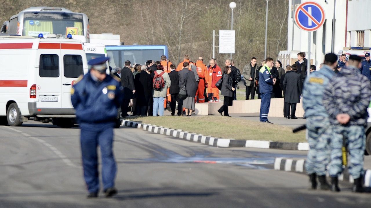 Bliscy identyfikowali ofiary katastrofy w Zakładzie Medycyny Sądowej w Moskwie (fot. arch.PAP/Jacek Turczyk) Bliscy identyfikowali ofiary katastrofy w Zakładzie Medycyny Sądowej w Moskwie (fot. arch.PAP/Jacek Turczyk)