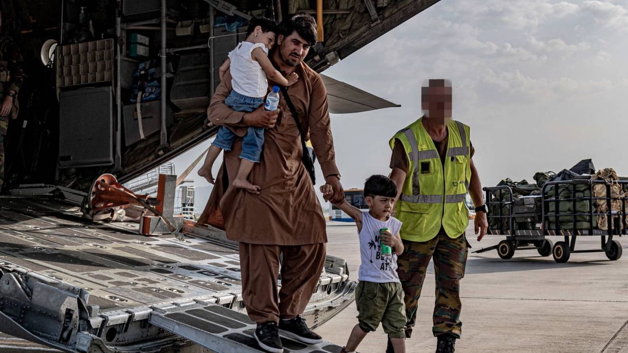 Do UE ewakuowano dotychczas ok. 400 Afgańczyków oraz członków ich rodzin (fot. PAP/EPA/Belgian Defense Ministry)