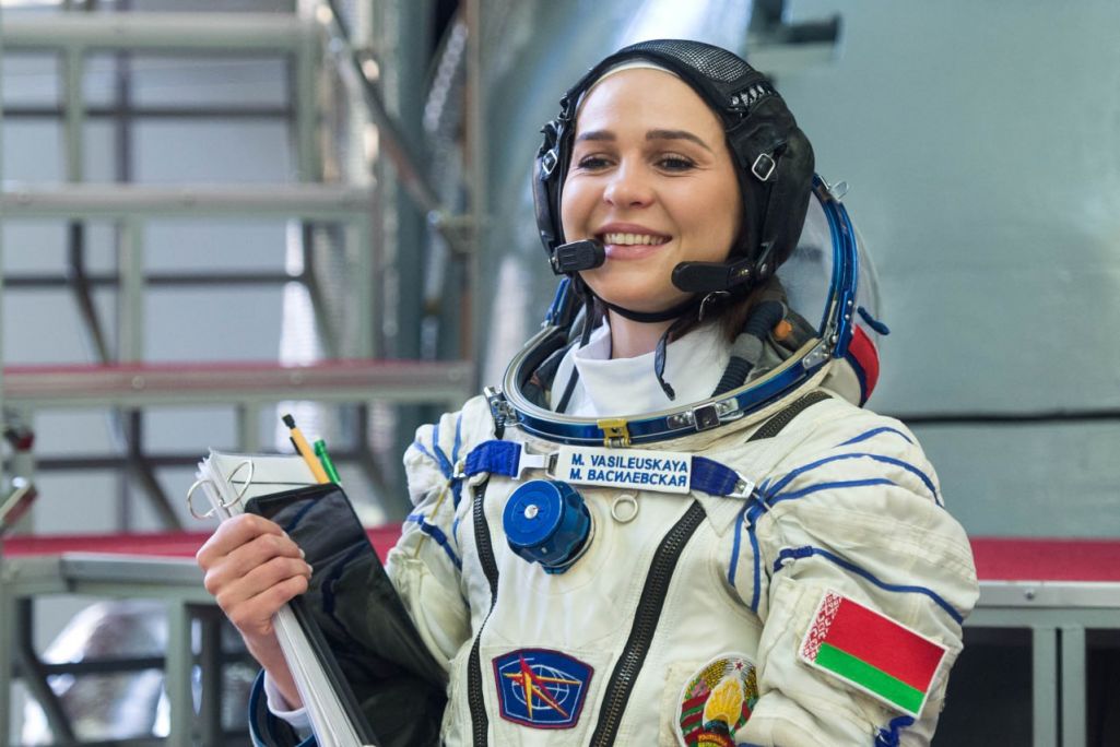 Бортправадніца «Белавіі» Марына Васілеўская падчас рыхтавання да палёту ў космас. 6 кастрычніка 2023 года. (Крыніца: roscosmos_gk / Telegram)