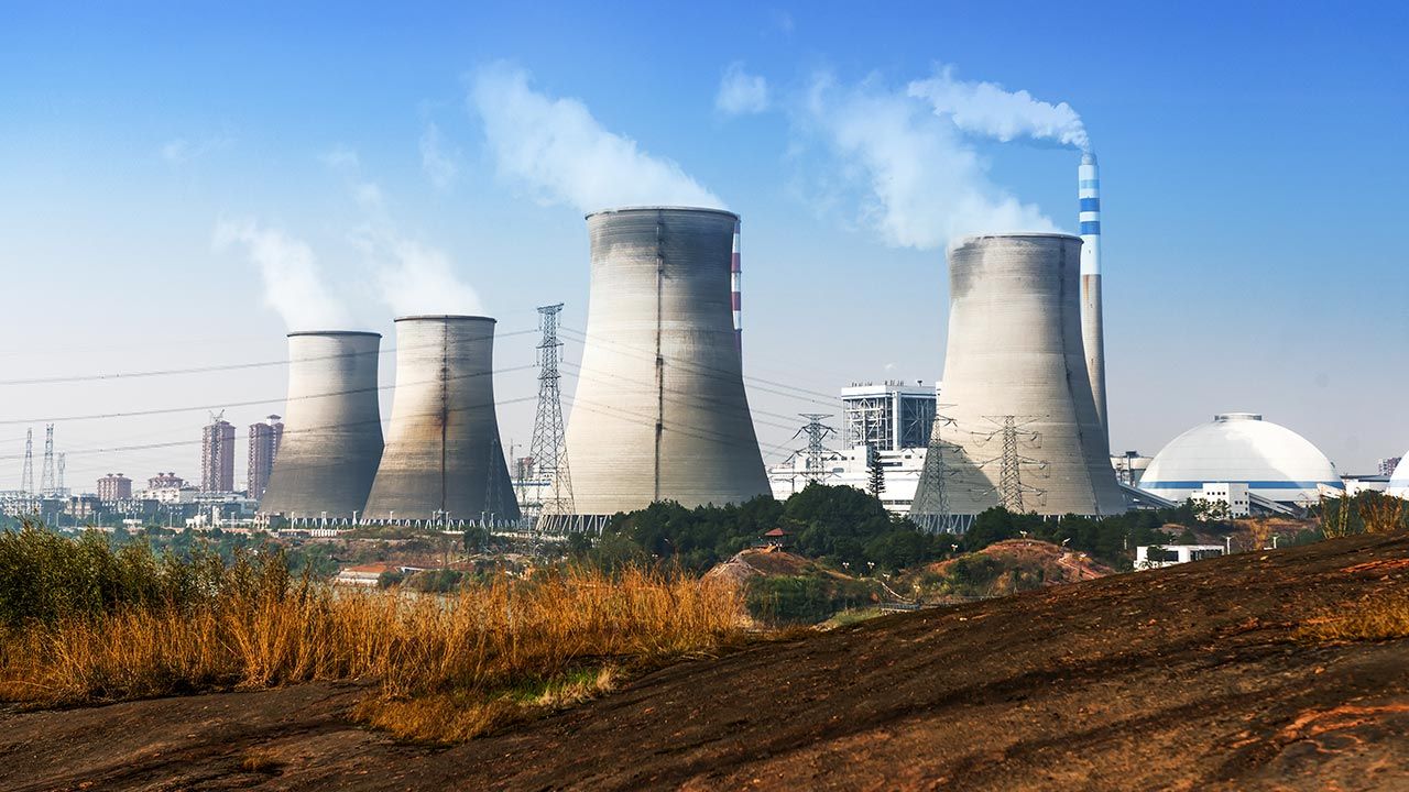Elektrownia atomowa w Polsce wpłynie na bezpieczeństwo energetyczne i rozwój gospodarki (fot. Shutterstock/hxdyl)