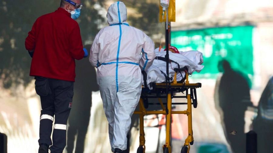 Koronawirus: prawie 30 tys. przypadków zakażeń w kraju. W Wielkopolsce ponad 3 tys. (fot. PAP/EPA/Alejandro García)