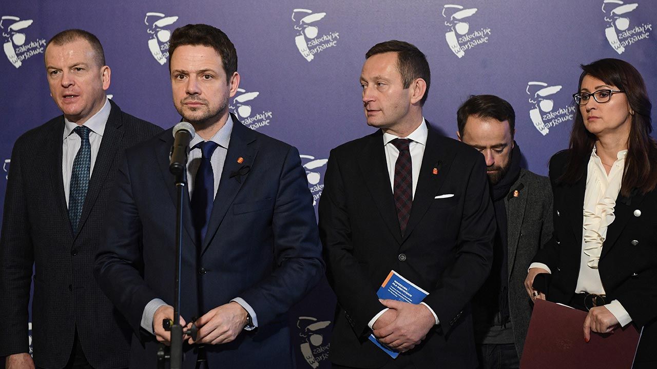 Portal wp.pl dotarł do oświadczeń majątkowych władz stolicy (fot. PAP/Radek Pietruszka) Portal wp.pl dotarł do oświadczeń majątkowych władz stolicy (fot. PAP/Radek Pietruszka)