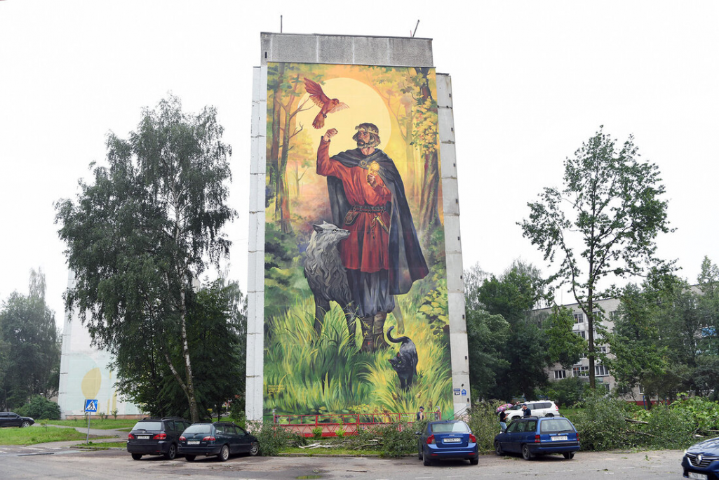 Мурал з выявай князя Усяслава Чарадзея ў Полацку, Беларусь. Фота: realt.by