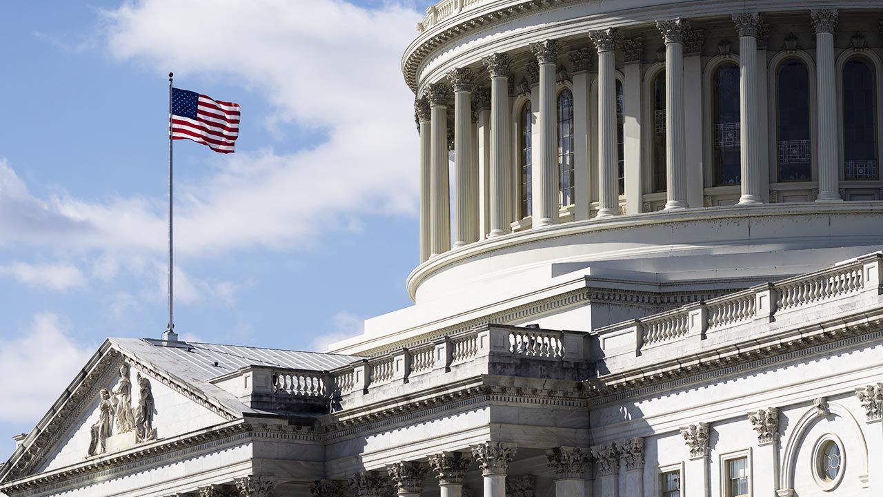 W USA Senat przegłosował gigantyczny pakiet na czas pandemii (fot. Ting Shen/Bloomberg via Getty Images) W USA Senat przegłosował gigantyczny pakiet na czas pandemii (fot. Ting Shen/Bloomberg via Getty Images)