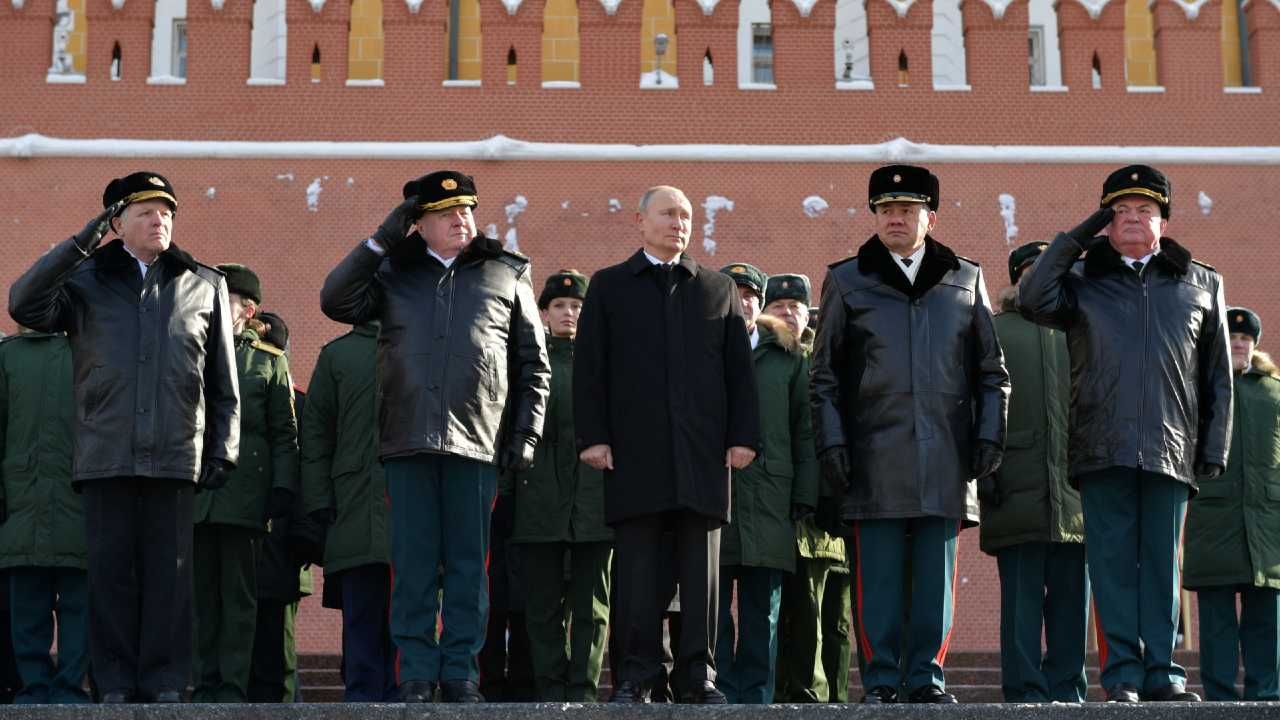 Rosja oskarżana o prowadzenie wojny hybrydowej przeciw Zachodowi (fot. PAP/EPA/ALEXEI DRUZHININ / KREMLIN POOL/SPUTNIK) Rosja oskarżana o prowadzenie wojny hybrydowej przeciw Zachodowi (fot. PAP/EPA/ALEXEI DRUZHININ / KREMLIN POOL/SPUTNIK)