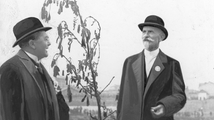 Prezydent RP Stanisław Wojciechowski (z prawej) z Marianem Dąbrowskim na pokładzie statku " Światowid", rok 1925. Fot. NAC/IKC